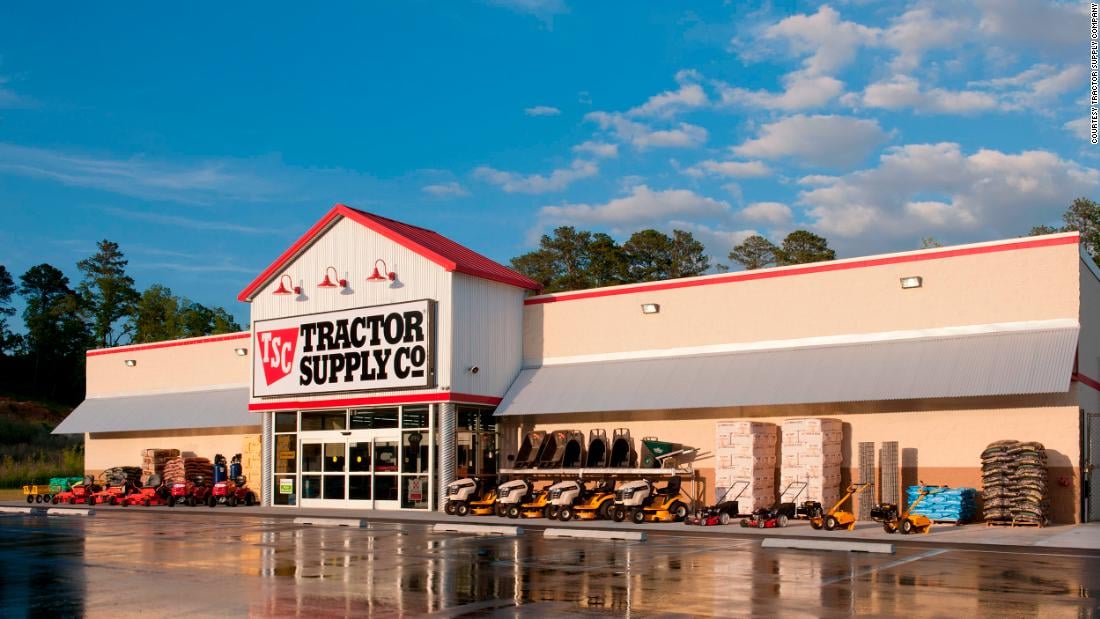 190123165549-04-tractor-supply-company-super-169