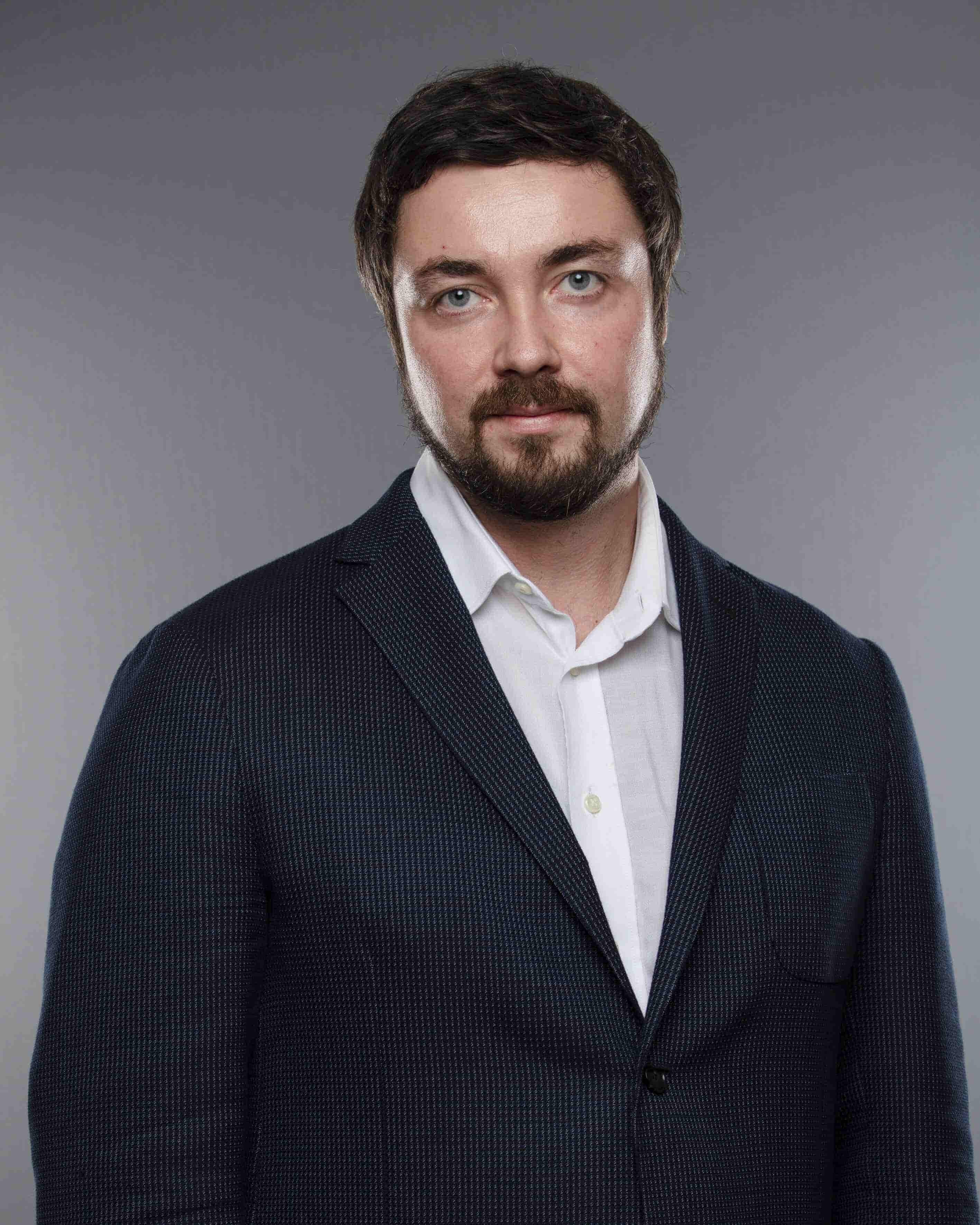 Dan L.